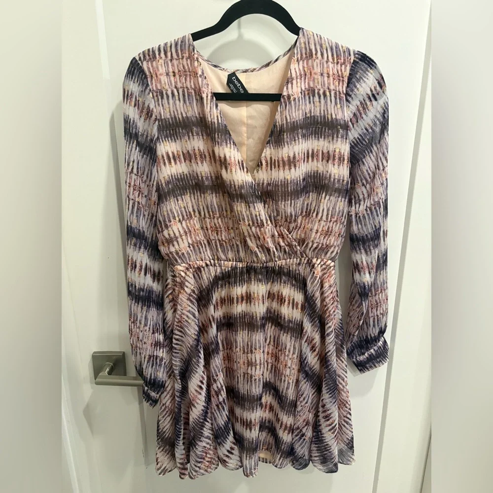 BEBE V-NECK MULTICOLOUR DRESS - Picture 2 of 9